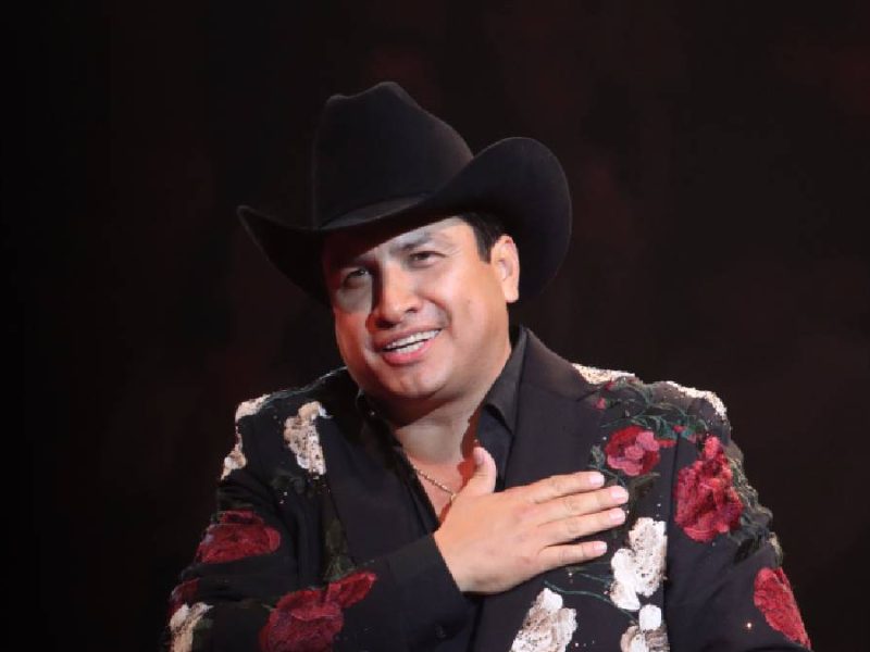 Julión Álvarez vuelve al Palenque de León tras 10 años y provoca una noche 100/10