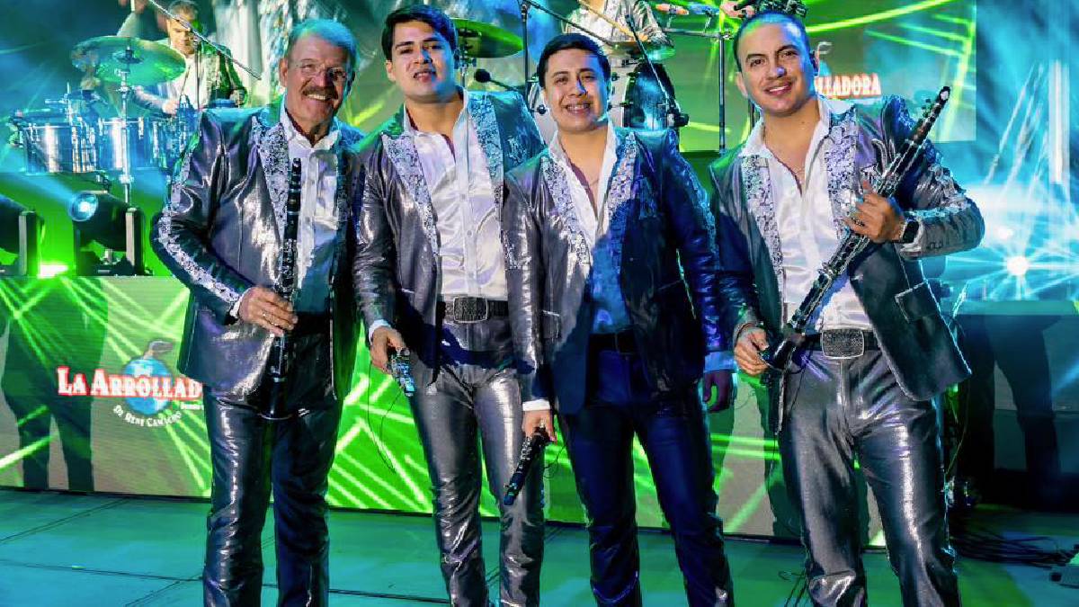 La Arrolladora Banda el Limón