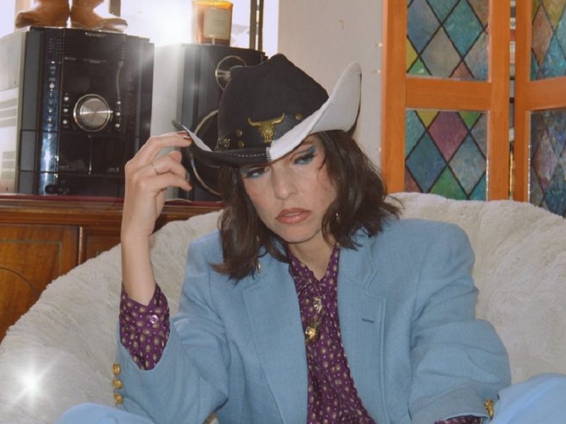 Marianina presenta ‘Qué difícil’, un canto honesto desde el regional alternativo