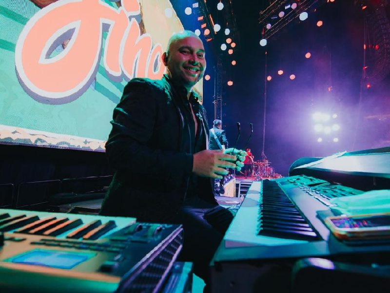 Muere Gerson Leos, tecladista de Banda MS, a los 36 años en pleno partido de béisbol