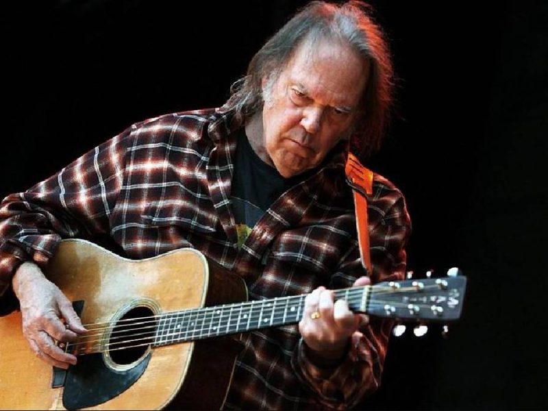 En protesta contra Trump, Neil Young le da a Groenlandia acceso gratuito a su catálogo musical