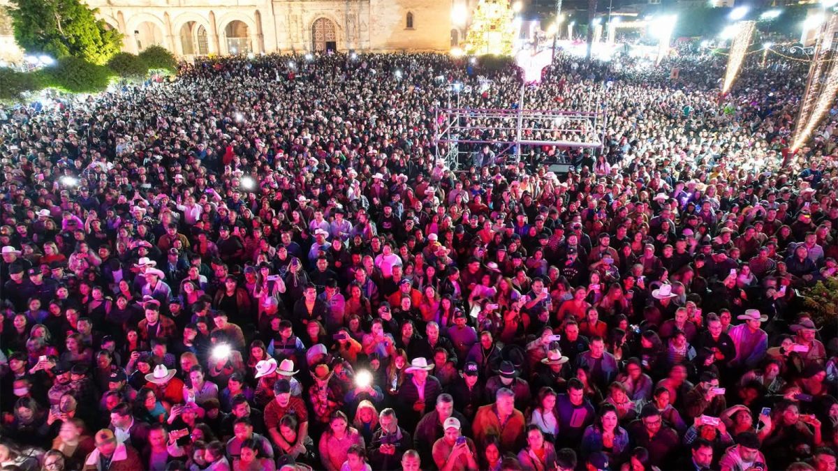 Noche de color en Yuriria