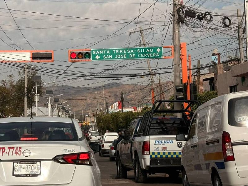 Un mes de quejas y caos vial por los nuevos semáforos en la zona sur de Guanajuato capital