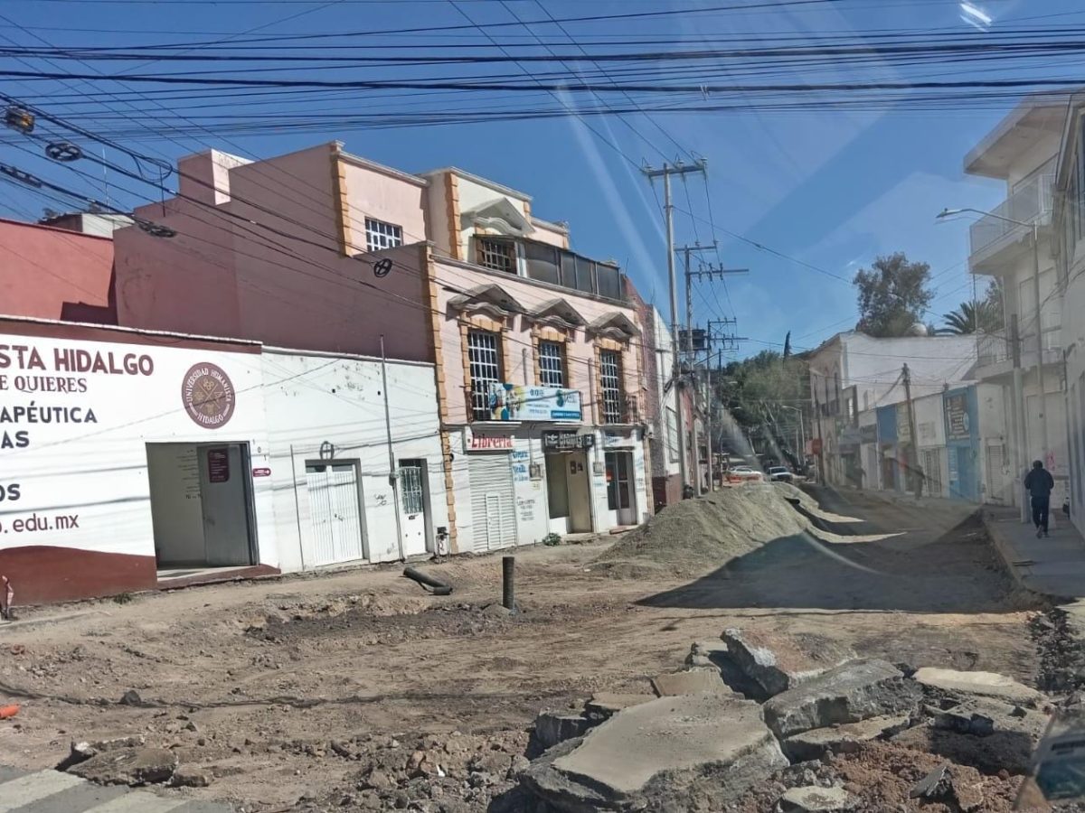 Constructoras “eternizan” obras de Pachuca, acusa ProCentro