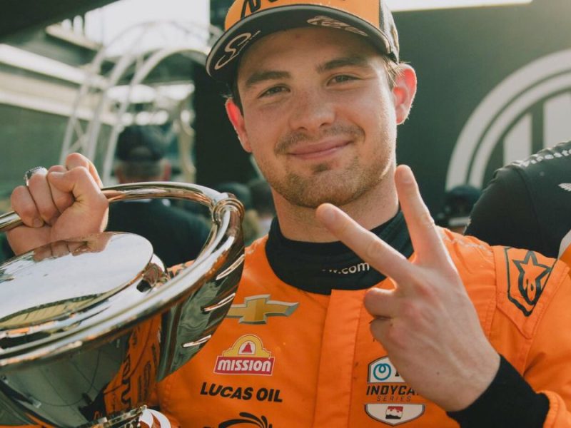 Pato O’Ward seguirá con McLaren en 2026