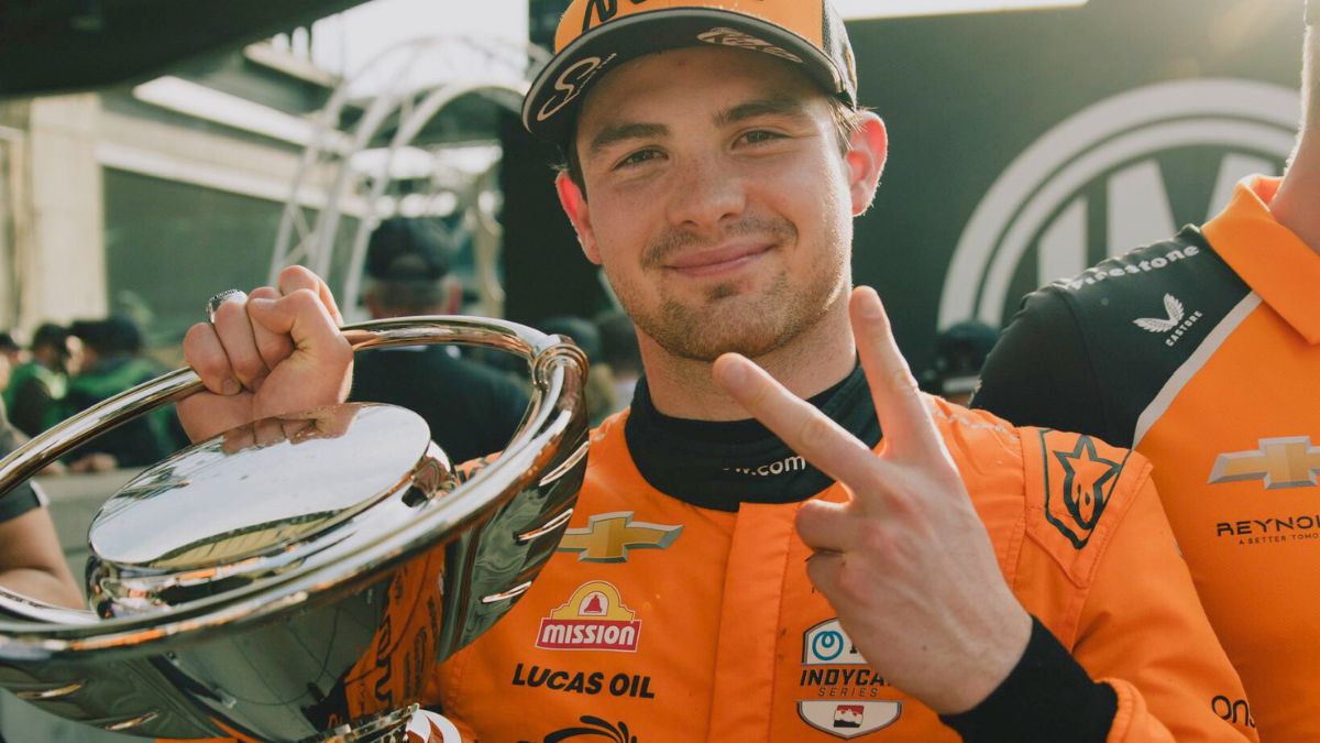 Pato O'Ward con McLaren. Redes sociales.