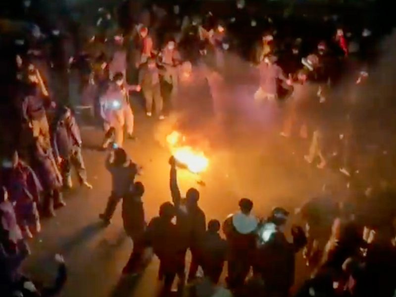 Van más de 500 muertos a dos semanas de protestas en Irán; Trump ya sugirió “apoyo”