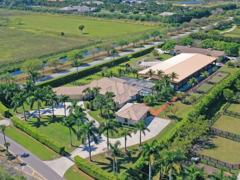 ‘Regala’ abogado rancho lujoso a presunto prestanombres de extesorero de Silvano Aureoles