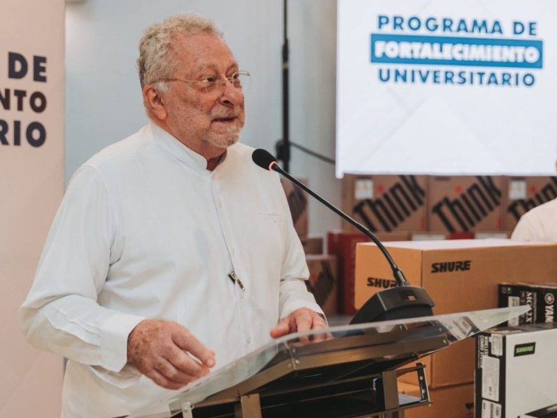 Detienen a rector de la Universidad de Campeche con presunta droga y lo destituyen del cargo