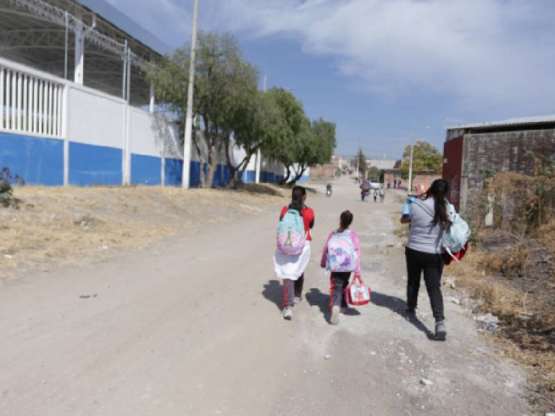 SEG prepara el regreso a clases de estudiante agredida en Rizos de la Joya tras su alta médica