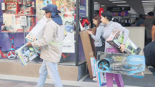 Reportan alza del 20% en costo de rosca de Reyes y 18% en juguetes según ANPEC.