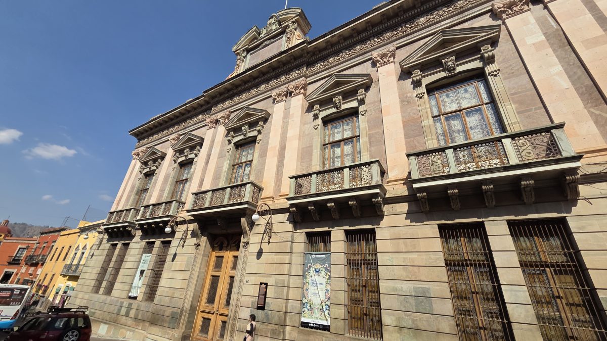 Suben precios de museos