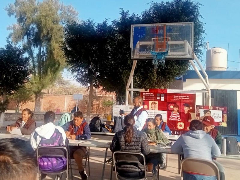 Inicia entrega de la tarjeta del Bienestar para becas Rita Cetina en Guanajuato