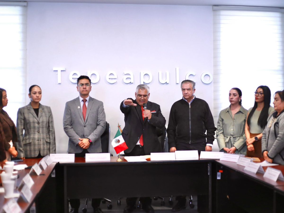 Tepeapulco formaliza relevo municipal tras fallecimiento del alcalde