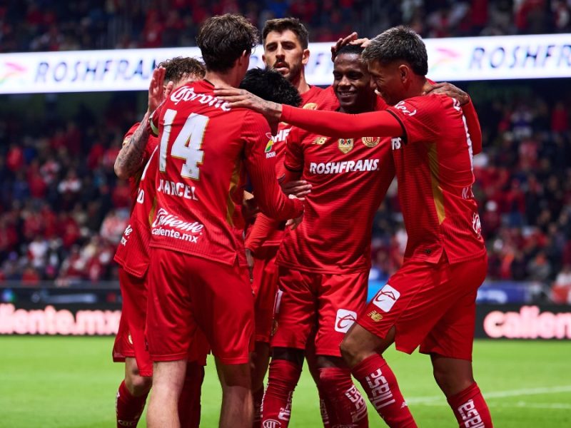 Toluca FC anota tres goles en diez minutos, vence a Santos y es líder del Clausura 2026