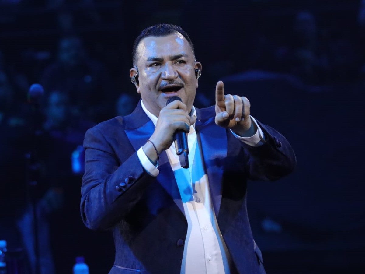 Conjunto Primavera logra sold out en León y convierte el Palenque en la terapia del amor