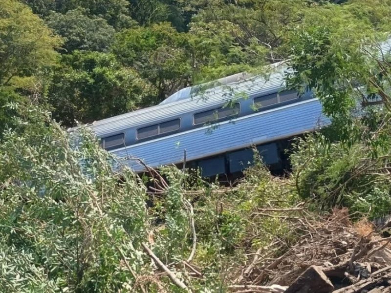 Denuncian víctimas del accidente del Tren Interoceánico que FGR les niega acceso a investigación