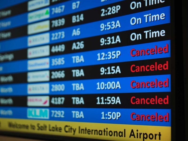 Crisis aérea en Estados Unidos por  tormenta invernal: Cancelan más de 12 mil vuelos