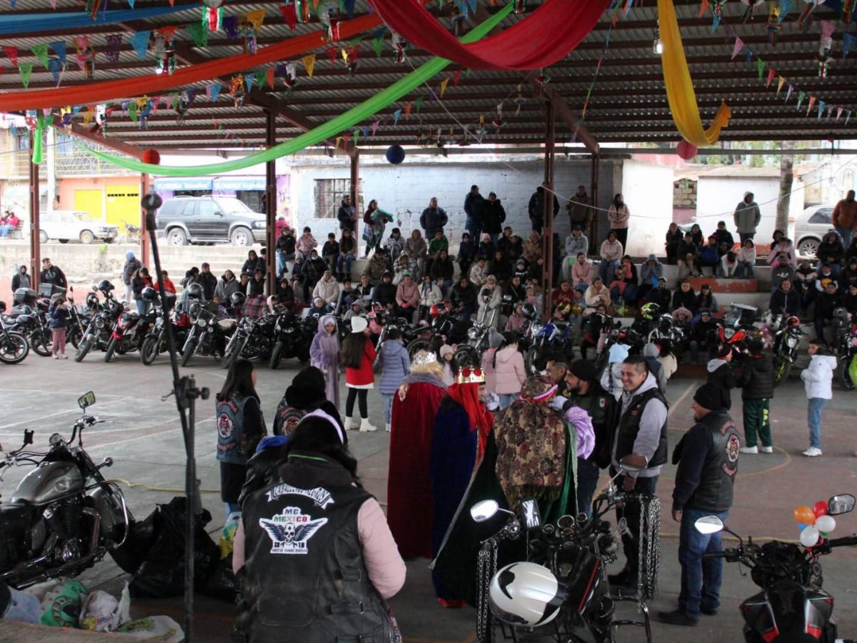 Hermandad Motorizada MC llena de alegría el Día de Reyes en comunidades de Acatlán
