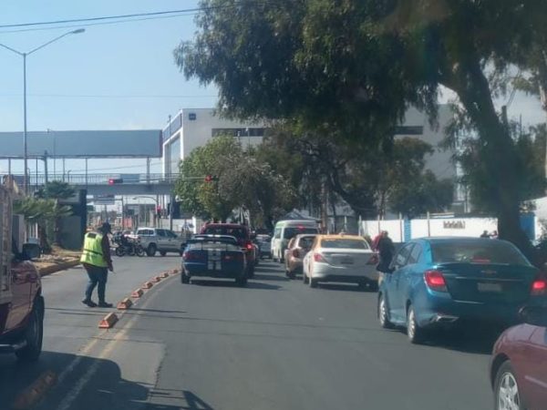 Más bolardos en Tuzobús “estorban y afectan vialidad”: conductores