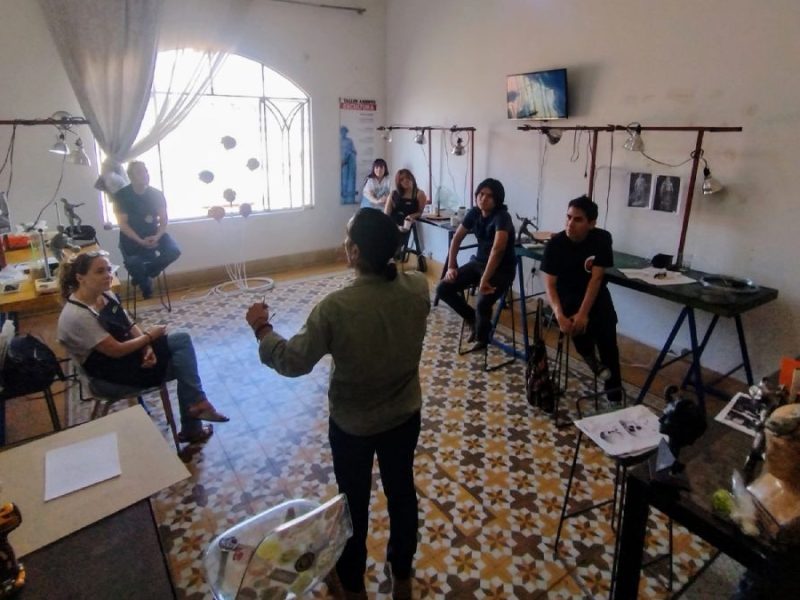 Yeckito Santa Estudio: Un espacio de formación y producción a través de la escultura en León