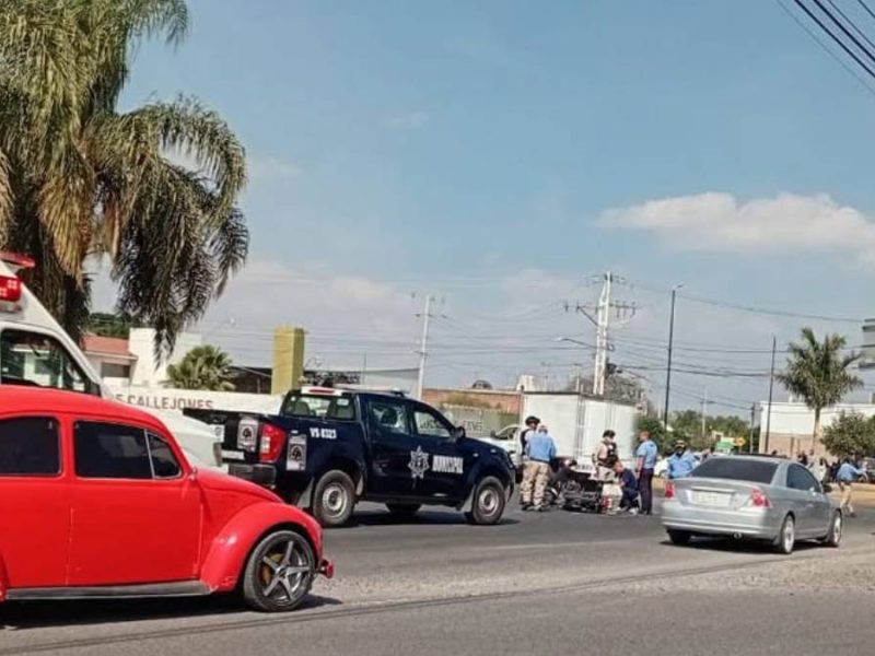 Motociclista muere atropellado en Valle de Santiago por camión; responsable huyó