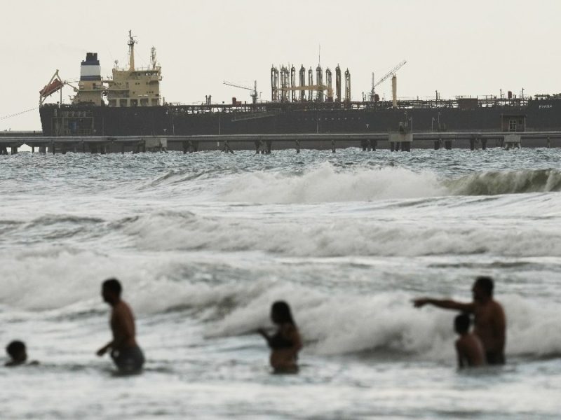 Incauta Estados Unidos quinto barco petrolero vinculado a Venezuela; buscan controlar crudo