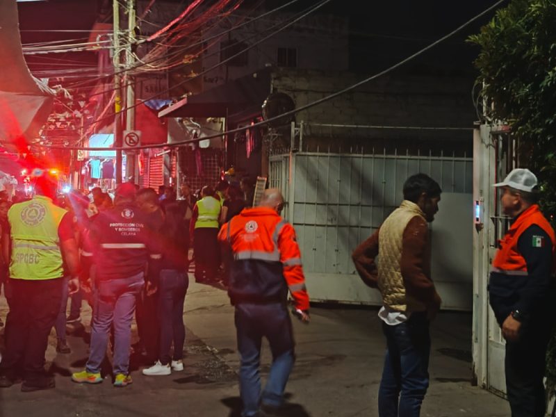 Cortocircuito provoca incendio cerca de tianguis de Reyes en Celaya