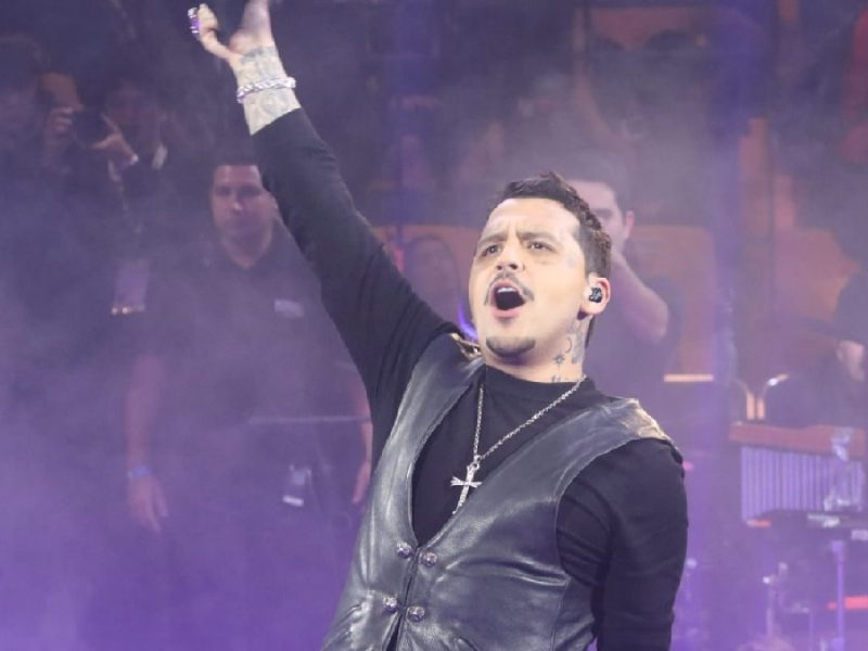 Christian Nodal en la Feria de León 2026: Así cantó en el Palenque, con todo y Ángela Aguilar