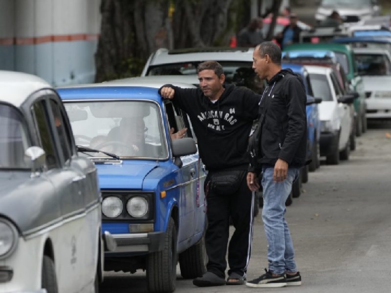 Buscará México alternativa ante amenaza de aranceles de EU por envío de petróleo a Cuba