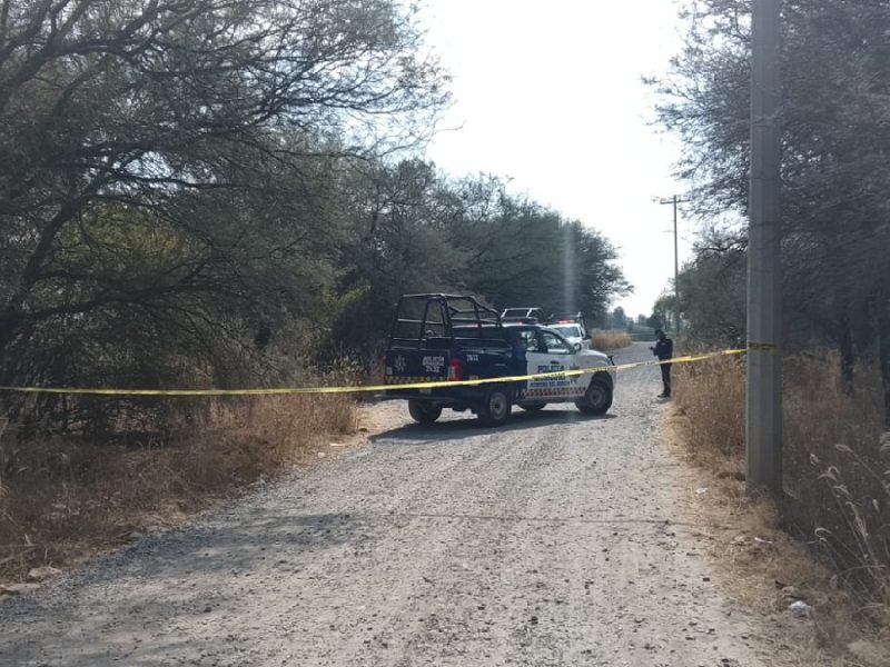 Localizan cuerpo embolsado en camino de terracería en Purísima del Rincón