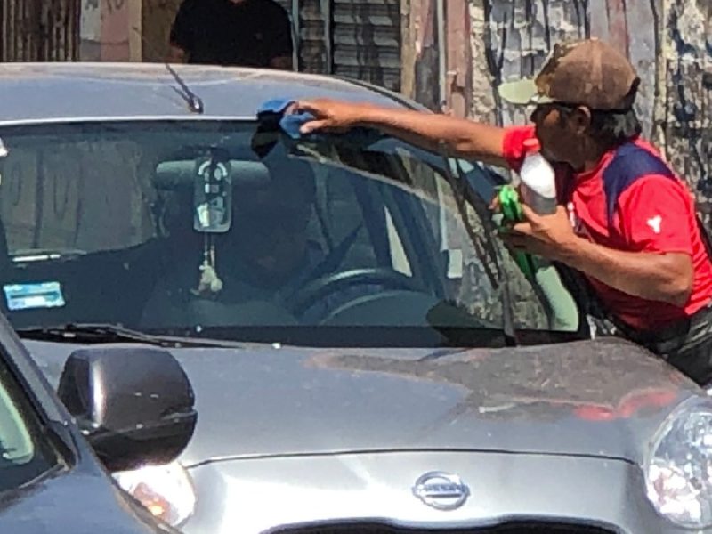 Celaya inicia formalización de “franeleros”; exigirán carta de no antecedentes penales