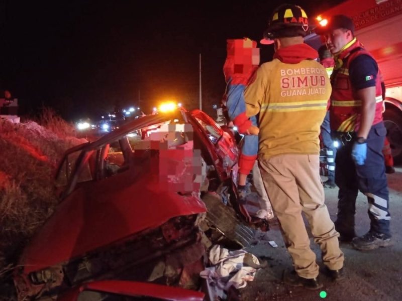 Choque entre dos autos deja 7 heridos, uno de ellos grave, en la libre Guanajuato-Juventino Rosas