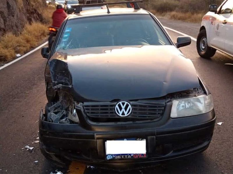 Joven de 21 años termina en el hospital por culpa de automovilista fugitivo en carretera de Marfil