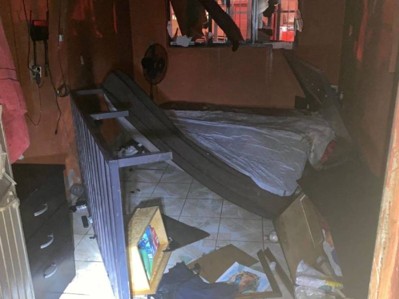 Hombre presuntamente ebrio provoca incendio y pérdida total de una casa de Salamanca