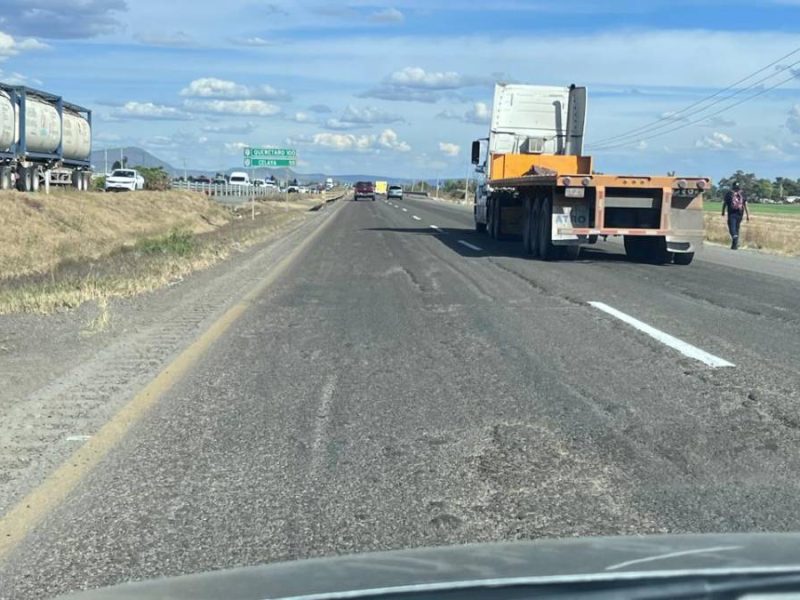 El mal estado de las carreteras libres en Guanajuato eleva costos y riesgos de asaltos