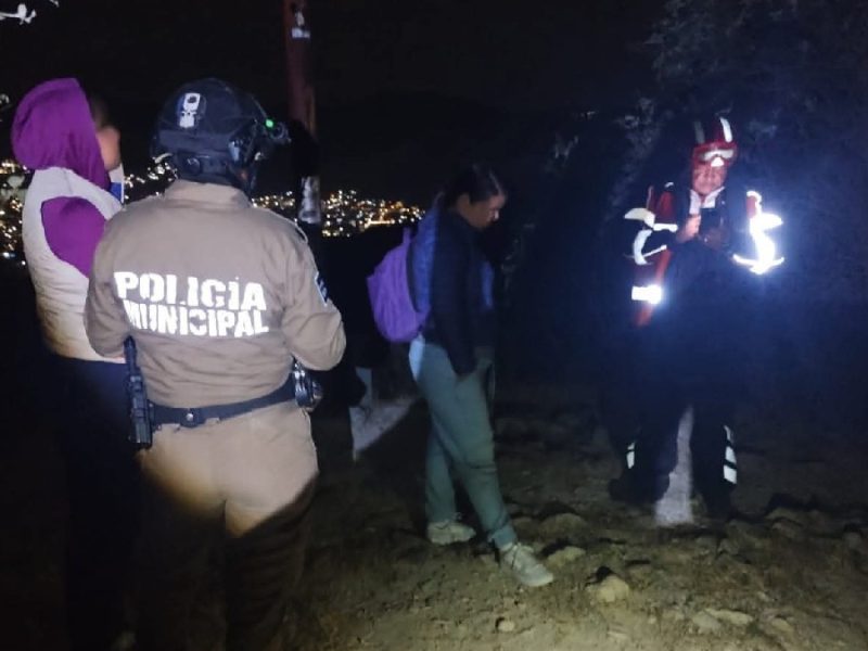 Rescatan a dos mujeres senderistas perdidas en cerro de la Bufa