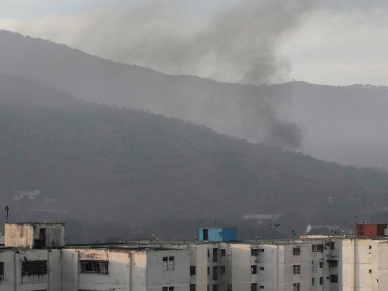 Deja al menos 40 muertos ataque de EU a Venezuela, reporta New York Times