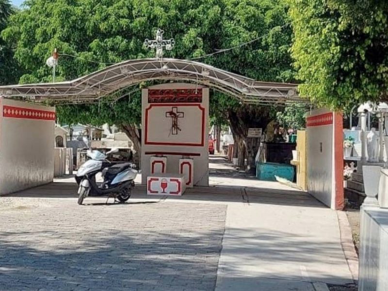 Profanan tumba de mujer en panteón municipal de Jaral del Progreso