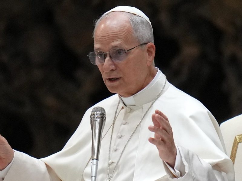 Denuncia Papa León XIV “entusiasmo bélico” y critica intervenciones militares de potencias