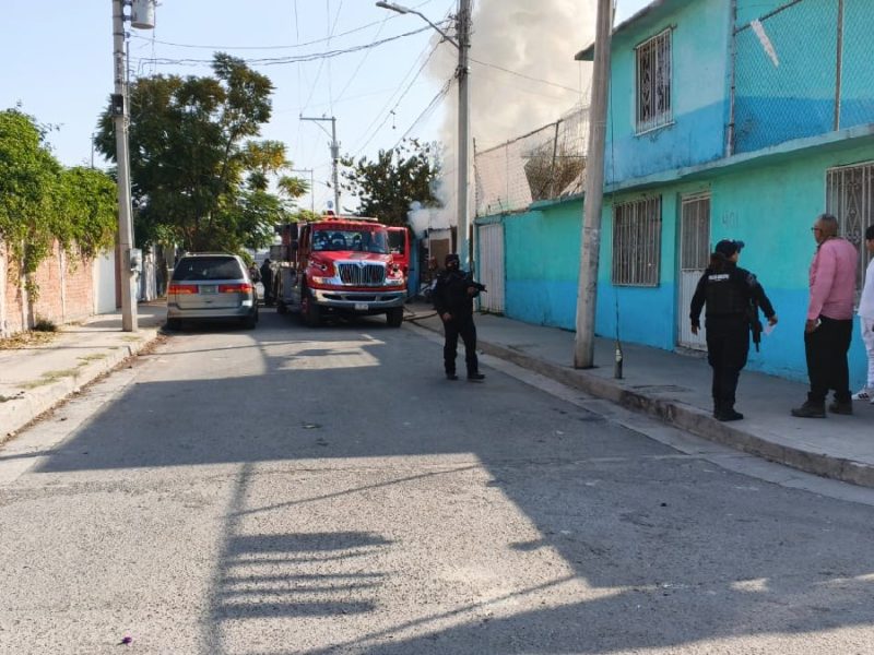 Hombres armados prenden casa de manera intencional en la colonia Emiliano Zapata III