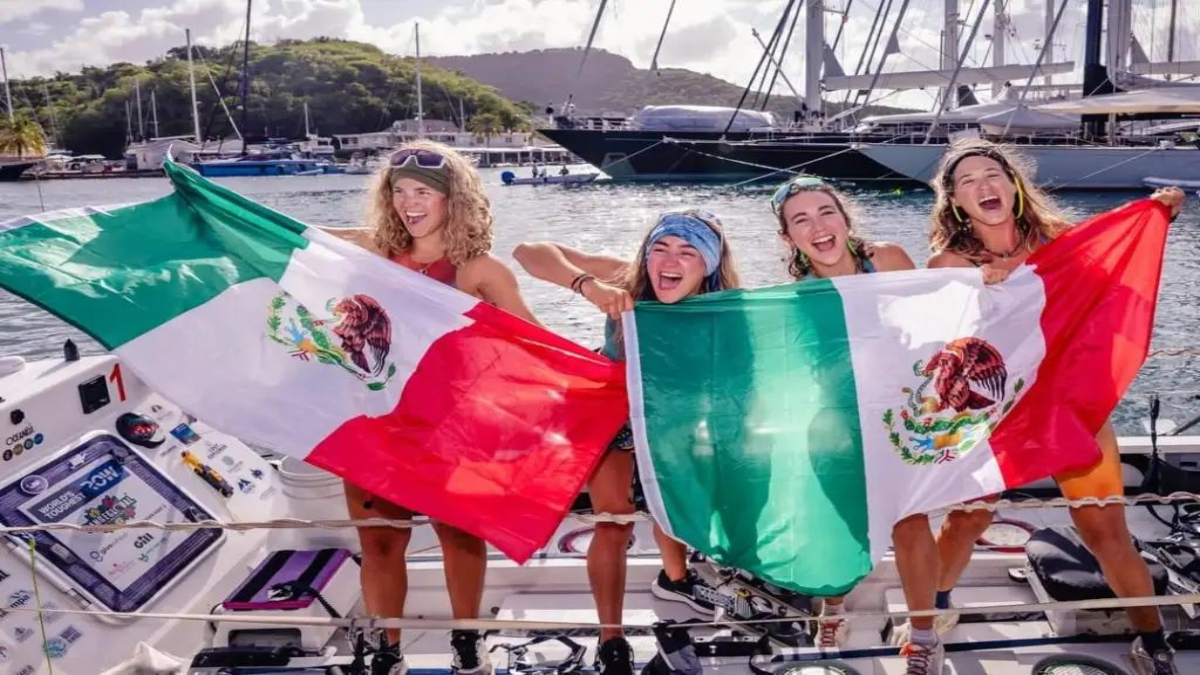 Las mexicanas celebrando su llegada a Antigua y Bermuda; Ana Lucía, la tercera persona de izquierda a derecha. Foto: Alejandro Torres García.
