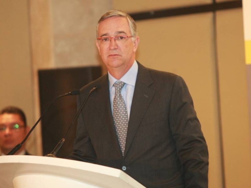 Slim y Salinas Pliego aparecen mencionados en los archivos de Epstein