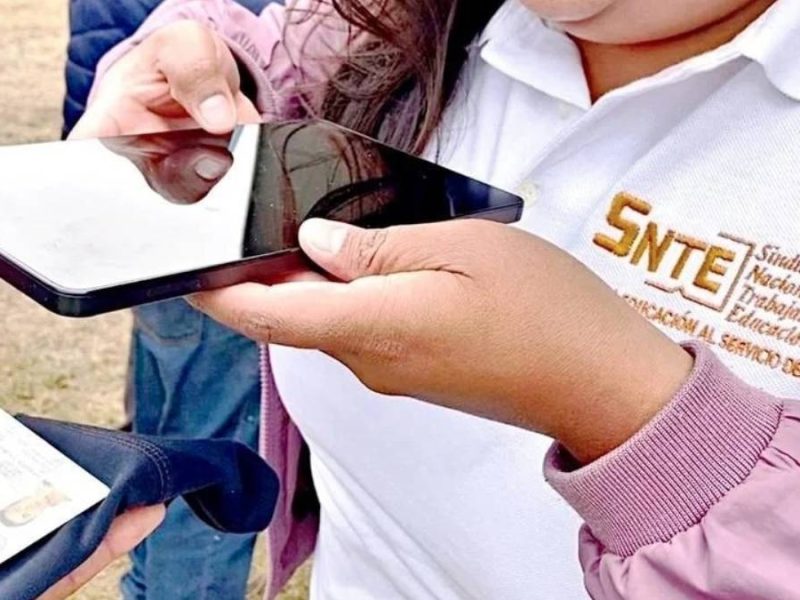 SNTE afilia a 1.2 millones de maestros a Morena. ¿Revive el corporativismo?