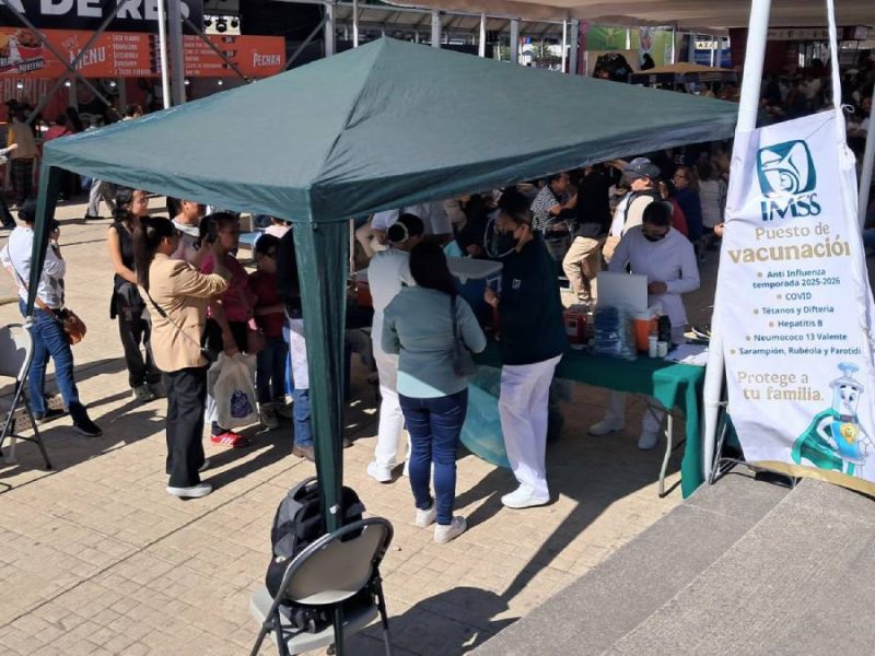 Aprovechan visitantes y trabajadores para vacunarse en la Feria de León 2026