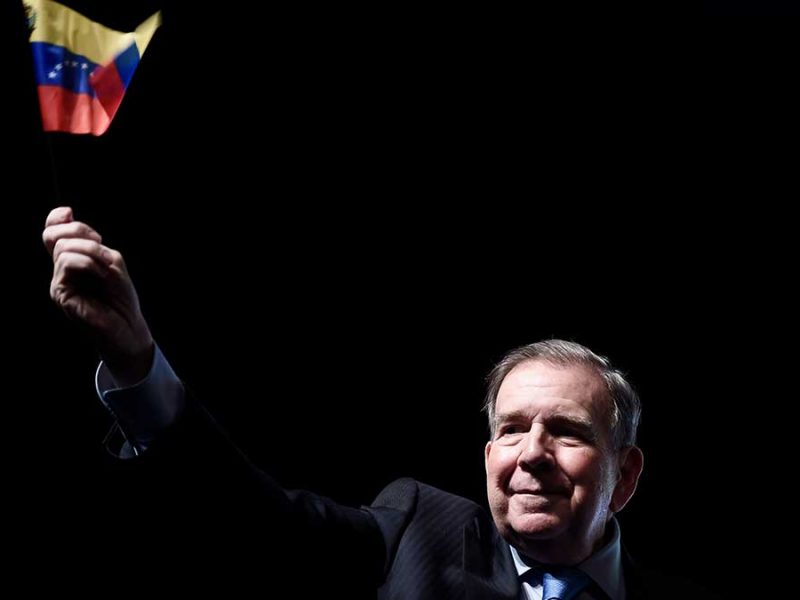 De condena de 30 años a la libertad: Yerno de Edmundo González es liberado tras un año incomunicado