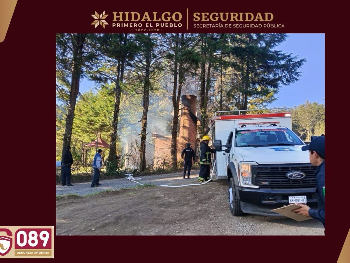 Bomberos evitan que incendio se extienda en Mineral del Chico