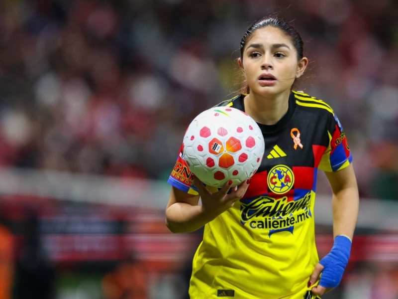 Jana Gutiérrez, futbolista de América Femenil, señala que “el césped” del estadio Akron “está horrible” 