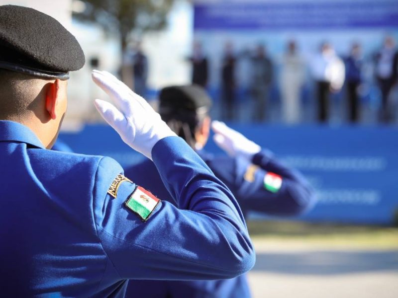 Condecoran con insignias a estudiantes del Bachillerato Bivalente Militarizado León II