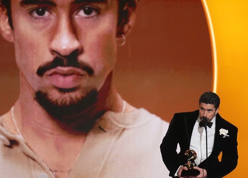 Bad Bunny gana en los Grammy y lanza discurso contra ICE